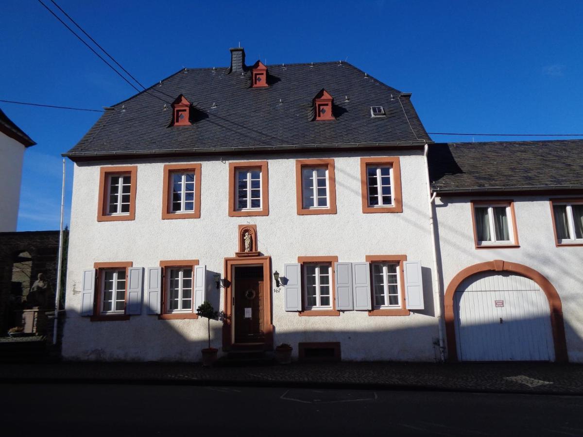 Ferienwohnung Altes Pfarrhaus Mit Flair Und Moselblick Brauneberg Eksteriør billede