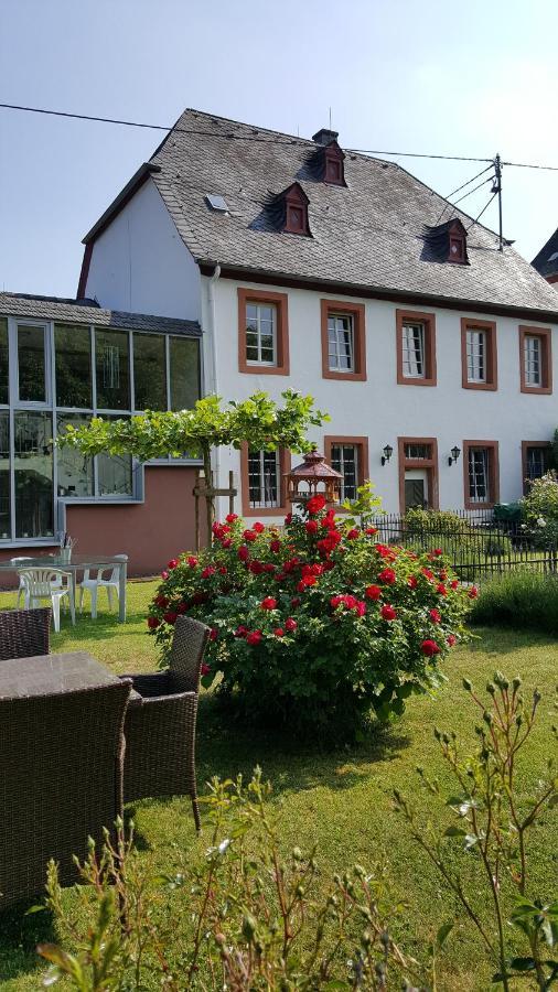 Ferienwohnung Altes Pfarrhaus Mit Flair Und Moselblick Brauneberg Eksteriør billede