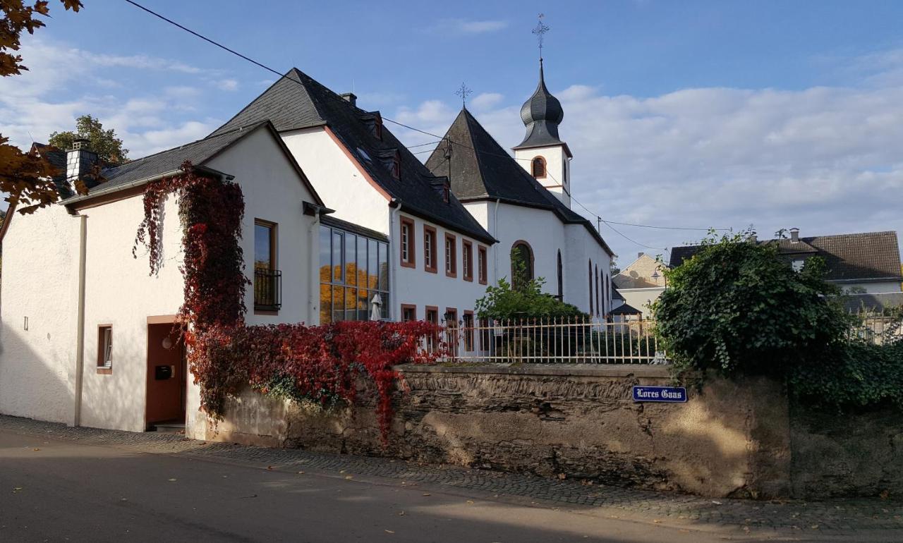 Ferienwohnung Altes Pfarrhaus Mit Flair Und Moselblick Brauneberg Eksteriør billede